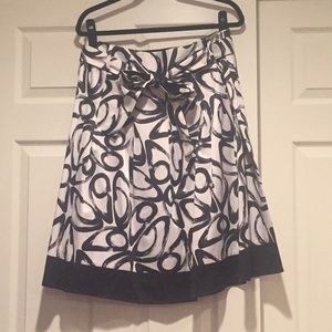 Graphic print silky skirt